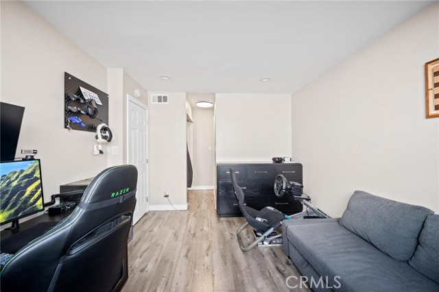 Detail Gallery Image 11 of 22 For 7924 Woodman Ave #78,  Panorama City,  CA 91402 - 2 Beds | 2 Baths