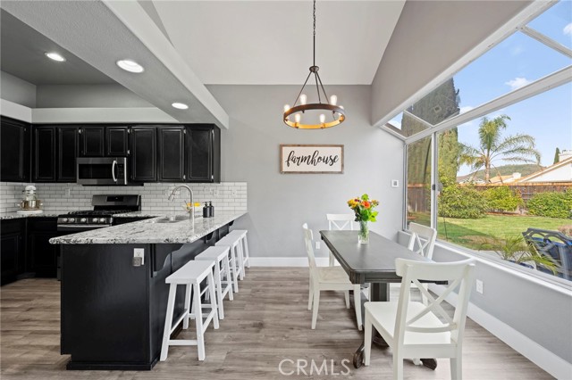 Detail Gallery Image 14 of 50 For 25454 Alpine Ct, Murrieta,  CA 92563 - 3 Beds | 2 Baths