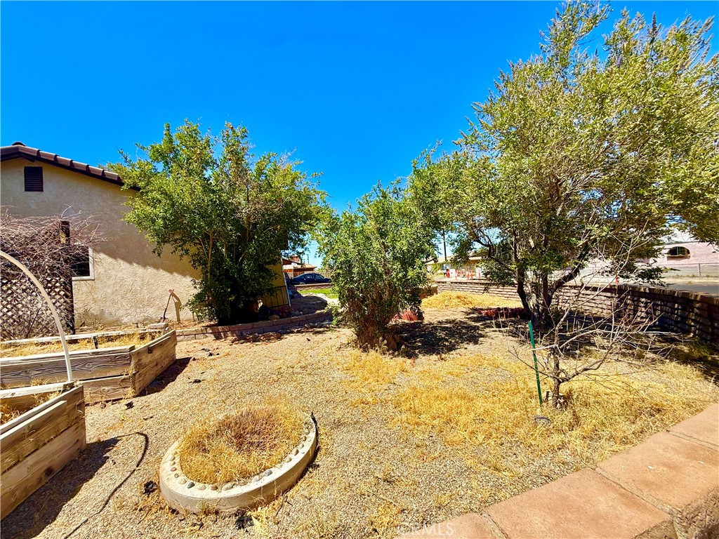 https://media.crmls.org/medias/26868ee6-45e1-4b7a-a476-0aebf3d829f0.jpg?preset=X-Large