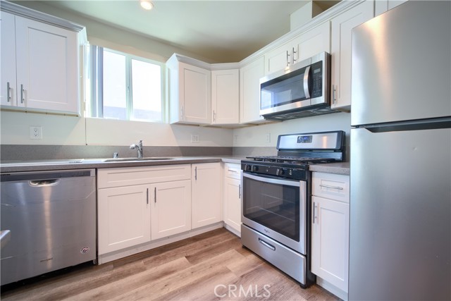 1423 New Hampshire Avenue, Los Angeles CA: https://media.crmls.org/medias/2686a934-d080-486b-a1d4-30e9fb7cb0a2.jpg