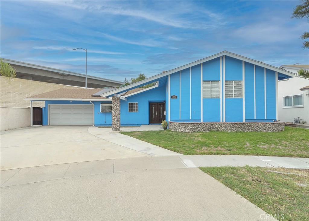1208 N Earl Circle