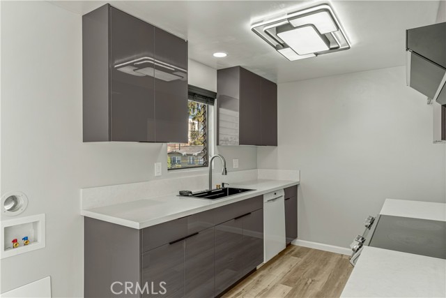 Detail Gallery Image 14 of 38 For 401 W 5th St 3b,  Long Beach,  CA 90802 - 2 Beds | 2 Baths