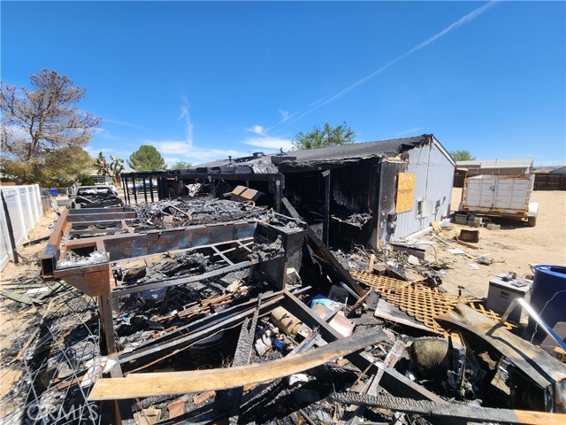 19006 Joshua Street, Adelanto CA: https://media.crmls.org/medias/268781aa-fb89-4ace-ae73-9e1c8414564f.jpg