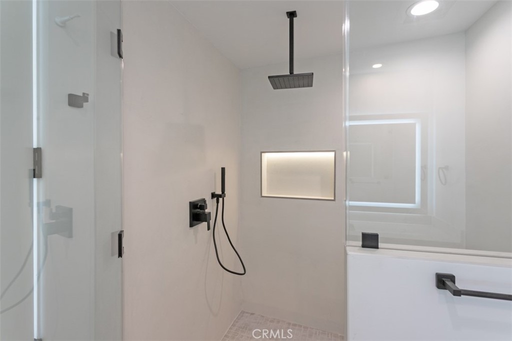 https://media.crmls.org/medias/268786d4-8d01-41a5-9691-bbfabe34f53b.jpg?preset=X-Large