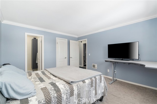 1240 N Broadway, Escondido CA: https://media.crmls.org/medias/2687cecb-f349-4801-9955-b997e44fec38.jpg