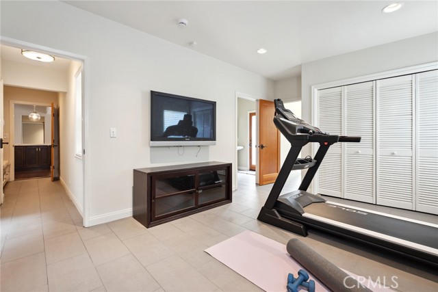 4520 El Caballero Drive, Tarzana CA: https://media.crmls.org/medias/268812ee-cb76-4168-8709-c37a16b73144.jpg