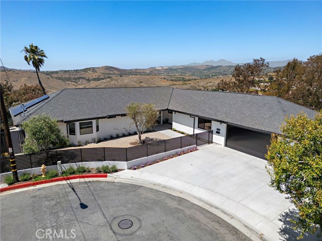 820 Calle Mendoza, San Clemente CA: https://media.crmls.org/medias/26882345-3d69-4c67-9790-727d78c25d7d.jpg