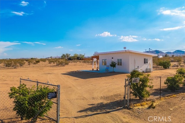 Detail Gallery Image 1 of 75 For 2250 Delgada Ave, Landers,  CA 92285 - 1 Beds | 1 Baths