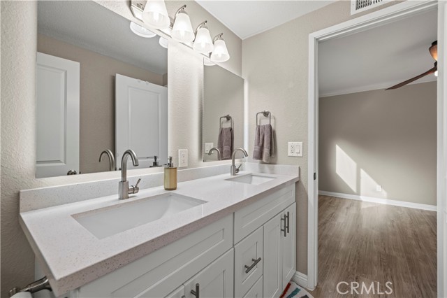 Detail Gallery Image 36 of 49 For 28972 Lotusgarden, Canyon Country,  CA 91387 - 4 Beds | 3 Baths