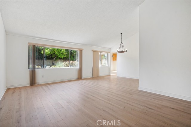 10501 Churchill Avenue, Chatsworth (los Angeles), CA 91311 Listing Photo  37