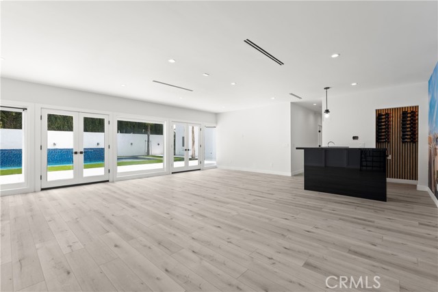 5965 Nora Lynn Drive, Woodland Hills CA: https://media.crmls.org/medias/268a65df-40f4-45d8-8cc3-c4206cb05ed9.jpg