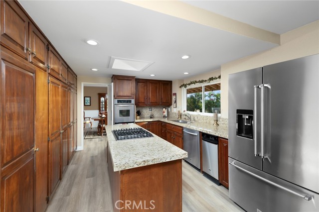 1481 Kensington Drive, Fullerton CA: https://media.crmls.org/medias/268b0c7e-7c4d-4c6d-b6d9-4dd777777fab.jpg