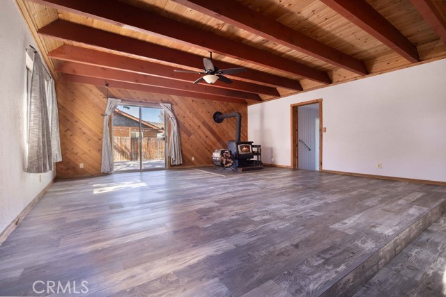 Detail Gallery Image 12 of 33 For 817 E Mountain View Bld, Big Bear City,  CA 92314 - 3 Beds | 2 Baths