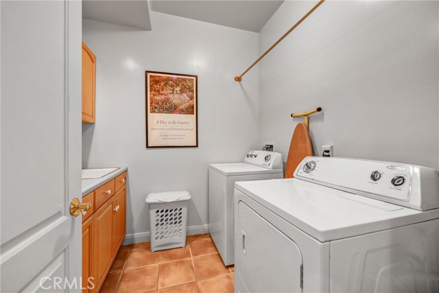 10345 McBroom Street, Sunland CA: https://media.crmls.org/medias/268ce6b0-9808-48f4-9436-a7d2d511b4d2.jpg