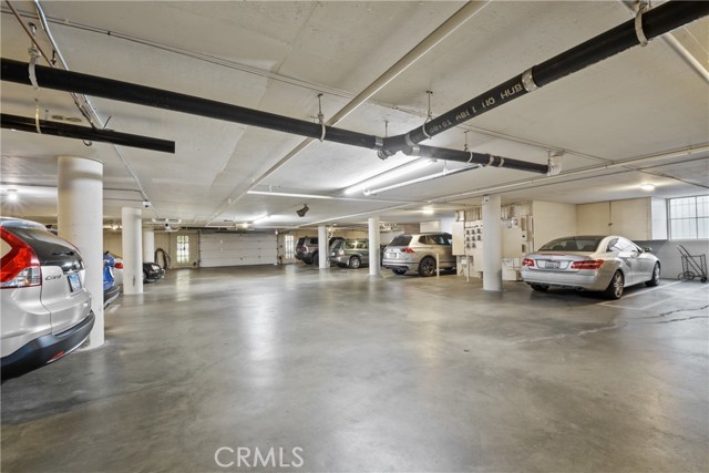 Detail Gallery Image 6 of 30 For 2101 E 2nd St #305,  Long Beach,  CA 90803 - 2 Beds | 2 Baths