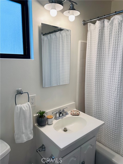 440 29th Street, Manhattan Beach CA: https://media.crmls.org/medias/268d00d3-c5e6-48b4-9ca7-320c72bef8e7.jpg