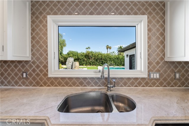 Detail Gallery Image 7 of 42 For 72408 Desert Dr, Rancho Mirage,  CA 92270 - 3 Beds | 3 Baths