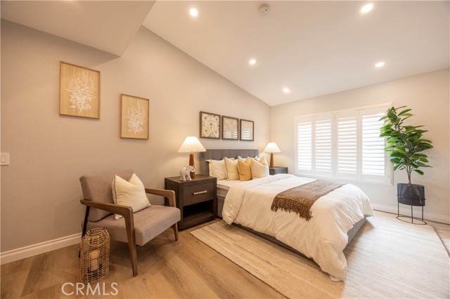 1 Moon Dust, Irvine CA: https://media.crmls.org/medias/268e76d0-3ccf-428b-a61b-36a3f0fb6d19.jpg