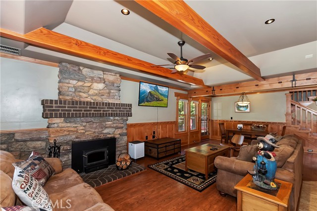 Detail Gallery Image 10 of 41 For 105 Arbor Ln, Big Bear City,  CA 92314 - 3 Beds | 3/1 Baths