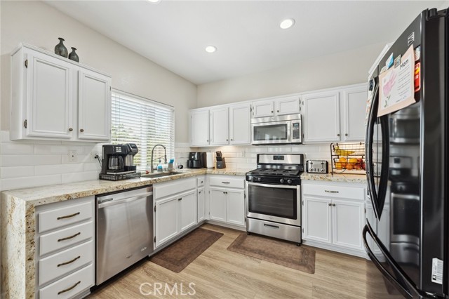 293 Belize Way, Oceanside CA: https://media.crmls.org/medias/268f1ba6-8d52-4d9b-855e-0e5e7cc219b5.jpg
