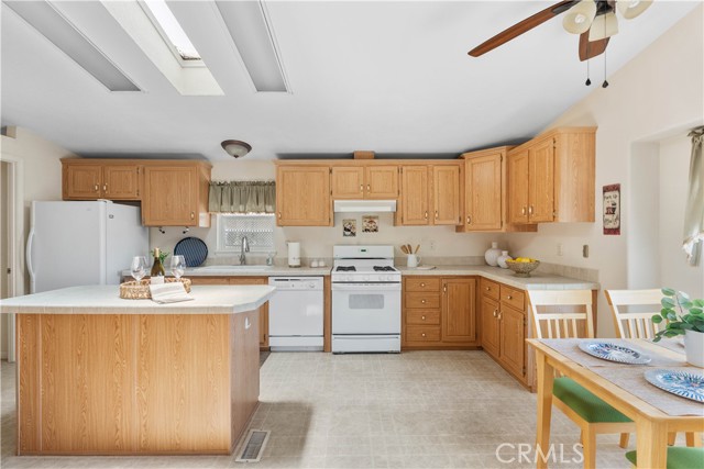 1245 W Cienega Avenue, San Dimas CA: https://media.crmls.org/medias/2690df1f-57a9-40dc-9ee9-5b7f95278b58.jpg