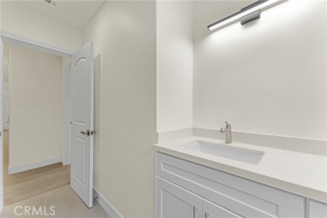 Detail Gallery Image 13 of 19 For 18716 Frankfort St, Northridge,  CA 91324 - 3 Beds | 2 Baths
