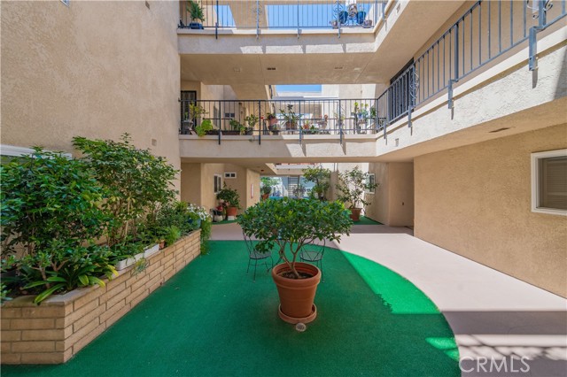 2381 Via Mariposa W, Laguna Woods CA: https://media.crmls.org/medias/26921cff-6649-448f-a166-929710c9060e.jpg
