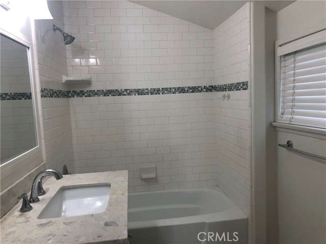 Detail Gallery Image 15 of 17 For 406 .5 Heliotrope Ave #B,  Corona Del Mar,  CA 92625 - 2 Beds | 2 Baths