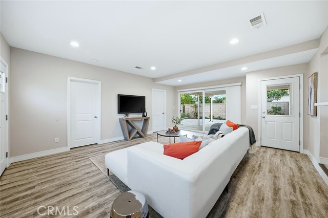 Detail Gallery Image 22 of 48 For 5990 E El Paseo, Long Beach,  CA 90815 - 3 Beds | 2 Baths