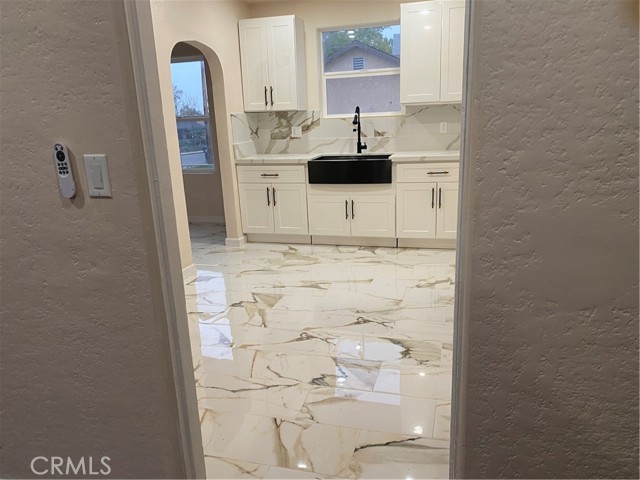 Detail Gallery Image 5 of 14 For 2728 Kentucky, Bakersfield,  CA 93306 - 2 Beds | 1 Baths