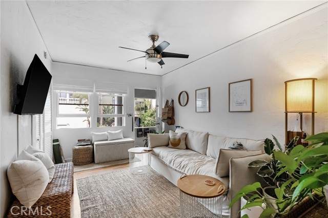 2468 Silverstrand Avenue, Hermosa Beach CA: https://media.crmls.org/medias/2694e125-53ea-4fda-b61f-94527a2c72ac.jpg
