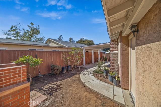820 Cozy Court, Fallbrook CA: https://media.crmls.org/medias/26957b84-8386-462e-ae9a-08eb8e54d35e.jpg