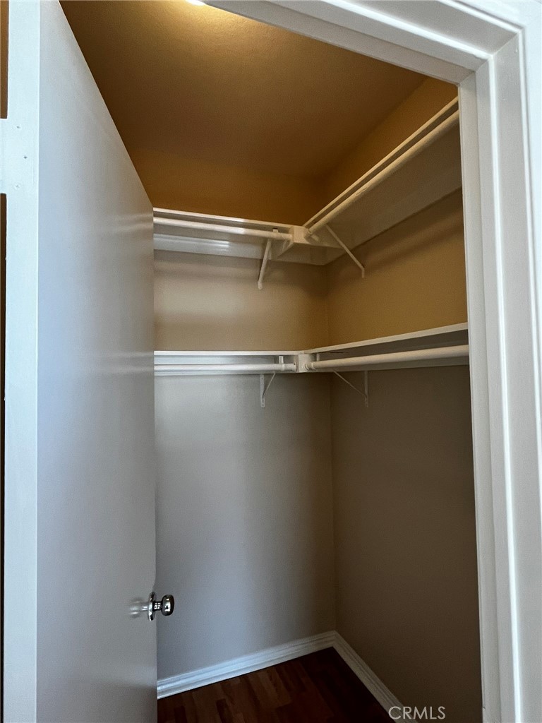 https://media.crmls.org/medias/26960ac1-4adb-404b-bf48-86f38735422b.jpg?preset=X-Large