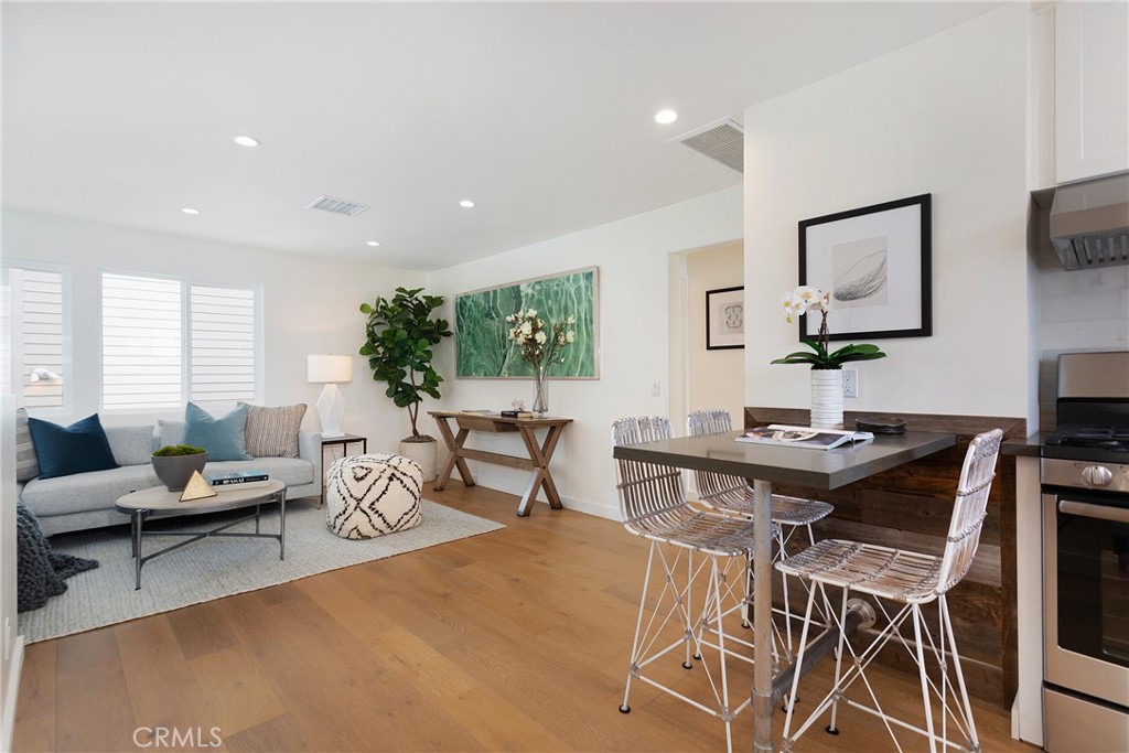 1/2 Acacia Avenue