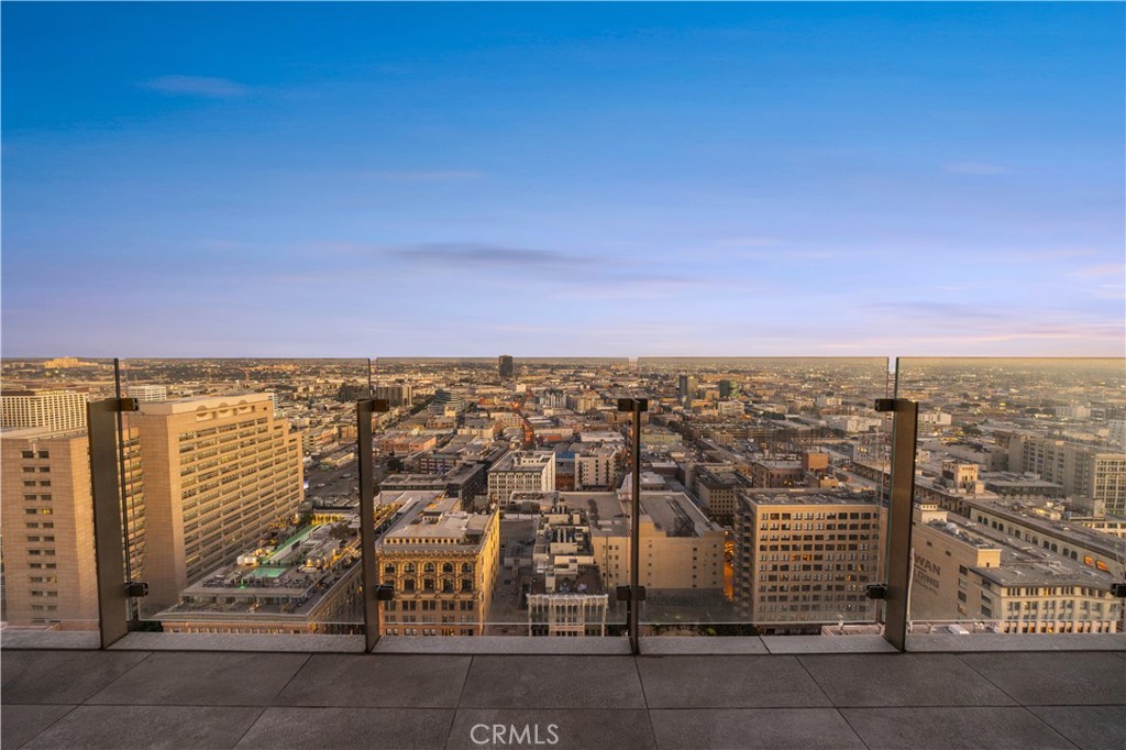 https://media.crmls.org/medias/26967779-c4d3-4ba3-8eee-e0a55ed3a950.jpg?preset=X-Large