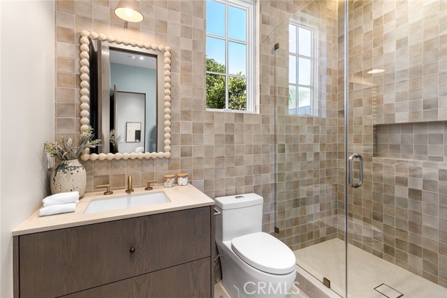 Detail Gallery Image 37 of 62 For 19026 Sprague St, Tarzana,  CA 91356 - 6 Beds | 6/1 Baths