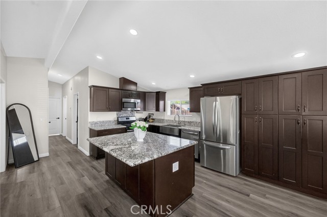 Detail Gallery Image 12 of 54 For 34653 the Farm Rd, Wildomar,  CA 92595 - 3 Beds | 2 Baths