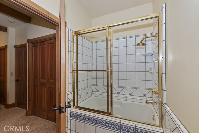 Detail Gallery Image 44 of 64 For 28324 Somerset Ln, Lake Arrowhead,  CA 92352 - 4 Beds | 4/1 Baths