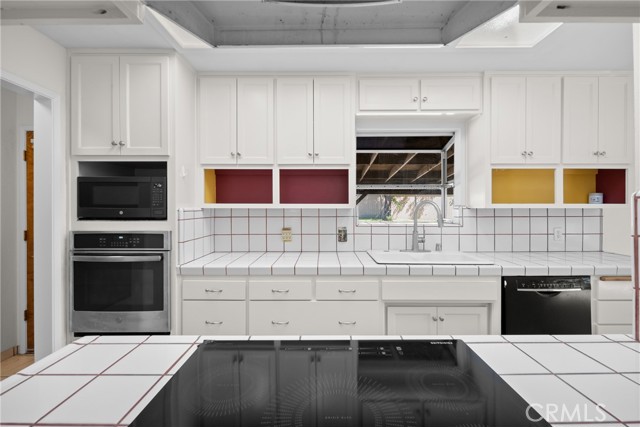 8950 Pueblo Avenue, Atascadero CA: https://media.crmls.org/medias/2697fa93-38c0-45a4-a919-5f19c7d9ca9d.jpg