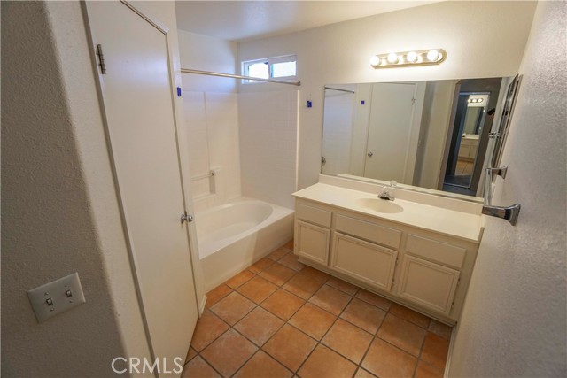 Detail Gallery Image 9 of 17 For 12691 Appian Ave, Victorville,  CA 92395 - 3 Beds | 2 Baths