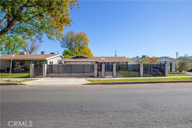 10452 Petit Avenue photo 1