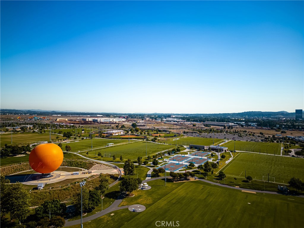 https://media.crmls.org/medias/2698f0dd-4e79-4dc1-a846-28672beb0afa.jpg?preset=X-Large