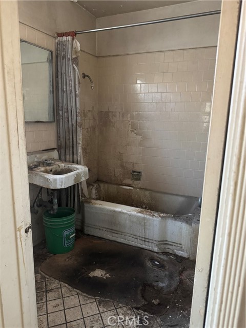 364 W Providencia Ave photo 10