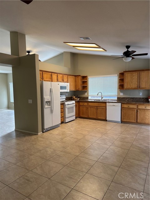 2165 Harris Street, Colton CA: https://media.crmls.org/medias/26995c3a-42dd-41e9-ae11-670a8ae9378e.jpg