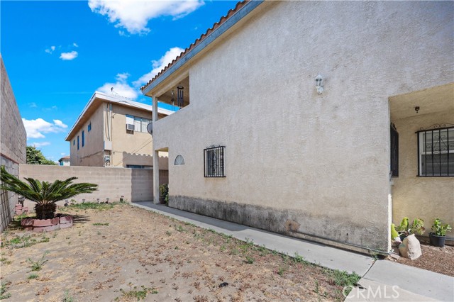Detail Gallery Image 20 of 23 For 9317 Elm Vista Dr #9,  Downey,  CA 90242 - 3 Beds | 3 Baths