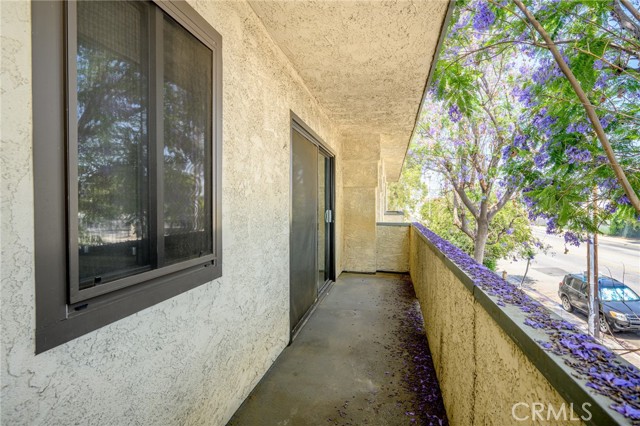 16226 Vanowen Street, Van Nuys CA: https://media.crmls.org/medias/269aa328-18bd-401a-a60e-396614de49b4.jpg