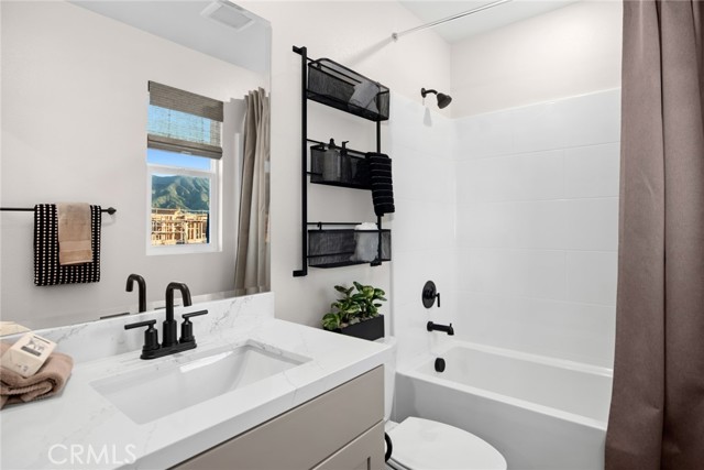 Detail Gallery Image 10 of 18 For 733 E. Route 66, Glendora,  CA 91740 - 2 Beds | 2/1 Baths