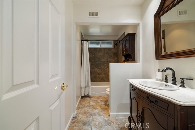 2037 Comstock Court, Palmdale CA: https://media.crmls.org/medias/269acf3f-1698-4bef-abd8-fbd490d99e06.jpg