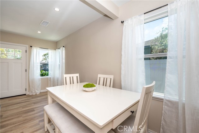 Detail Gallery Image 5 of 21 For 2241 Grand Ave, Long Beach,  CA 90815 - 4 Beds | 2 Baths