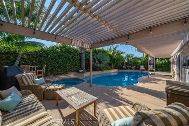 Detail Gallery Image 5 of 42 For 20531 Paisley Ln, Huntington Beach,  CA 92646 - 4 Beds | 3 Baths
